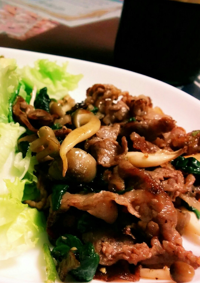 簡単！牛肉とシメジとホウレン草の炒め物！-レシピのメイン写真