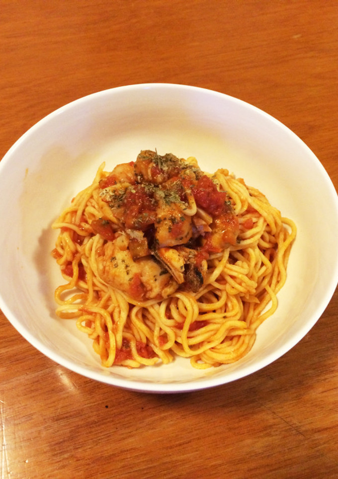 簡単魚介類のトマトソースの手打ちパスタ-レシピのメイン写真