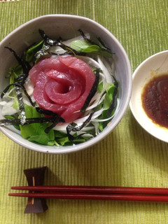 簡単!マグロの新玉ねぎ☆サラダ丼-レシピのメイン写真