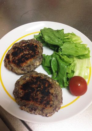 肉なしでも満腹!小豆精進ハンバーグ-レシピのメイン写真