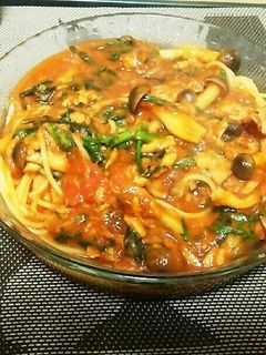 春菊とツナとキノコの和風トマトパスタ-レシピのメイン写真