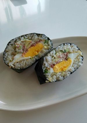 アボカド&コンビーフのおにぎらず-レシピのメイン写真