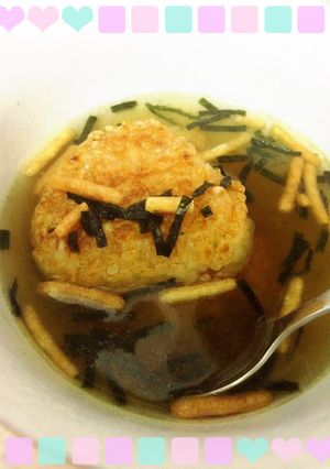 小腹が空いたら(^^)おにぎり茶漬け-レシピのメイン写真