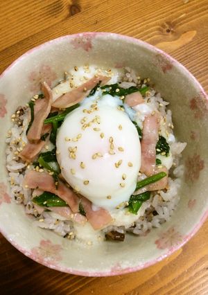 ベーコンとほうれん草の雑穀米丼-レシピのメイン写真