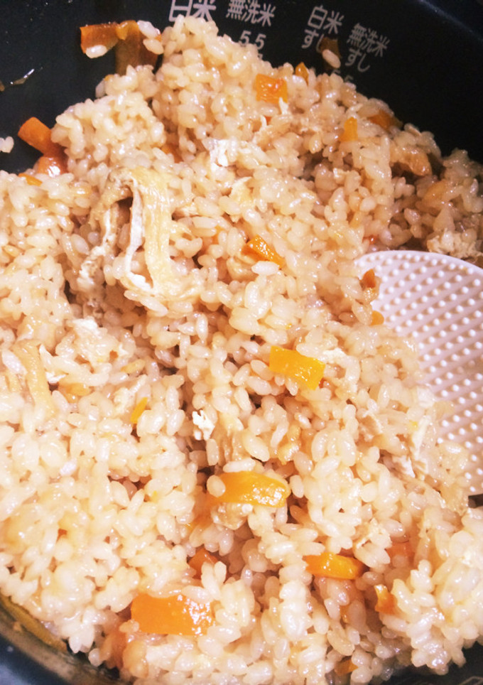 簡単♩人参と油揚げのシンプル炊き込みご飯-レシピのメイン写真