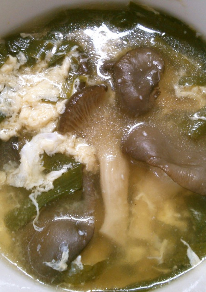 簡単　霜降りひらたけと　卵の　中華スープ-レシピのメイン写真