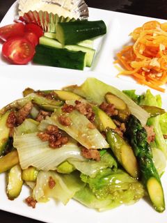 アスパラとレタスの中華風炒め-レシピのメイン写真