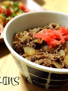 ガッツリ男飯!新玉ねぎde甘辛牛丼♪-レシピのメイン写真