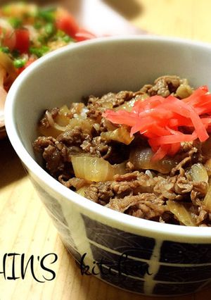 ガッツリ男飯！新玉ねぎde甘辛牛丼♪-レシピのメイン写真