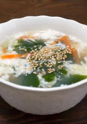 卵白とわかめの中華風スープ-レシピのメイン写真