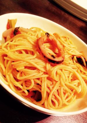 春菊とイカのトマトパスタ-レシピのメイン写真