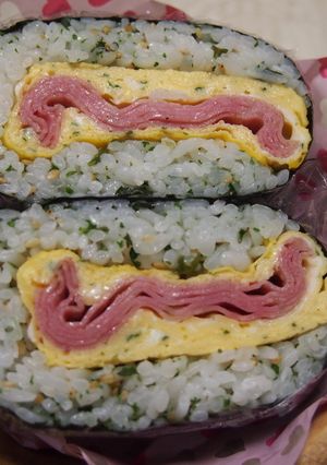 セリとパセリのたまご焼きごま油おにぎらず-レシピのメイン写真