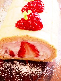 苺大好き!!苺づくしのロールケーキ♡-レシピのメイン写真