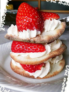 簡単*餃子の皮でいちごのミルフィーユ*-レシピのメイン写真