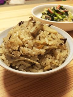 旦那さんも大好き!まいたけの炊き込みご飯-レシピのメイン写真