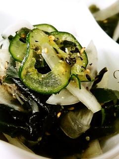 無塩料理☆わかめと新玉ねぎの酢の物-レシピのメイン写真