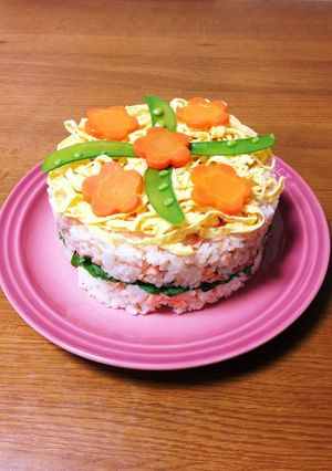 ひな祭りにも！鮭寿司ケーキ-レシピのメイン写真