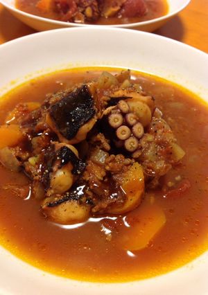 タコと挽肉の煮込みトマトスープ-レシピのメイン写真