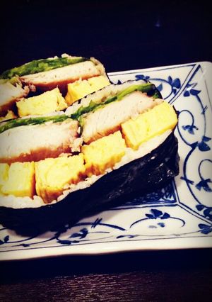 ぶりの照り焼きとだし巻き卵のおにぎらず-レシピのメイン写真