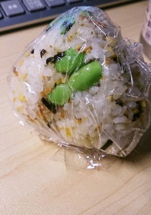 おにぎりメモ*のりたま枝豆-レシピのメイン写真