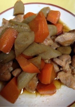 簡単‼︎麺つゆで鶏もも肉と根菜の煮物-レシピのメイン写真