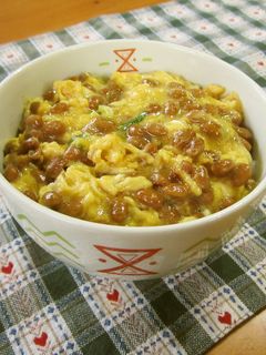 朝ご飯に♪ふわふわトロトロ納豆入り卵焼き-レシピのメイン写真