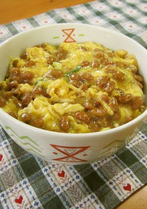 朝ご飯に♪ふわふわトロトロ納豆入り卵焼き-レシピのメイン写真