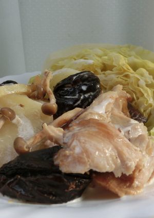 簡単鶏むね肉のプルーン煮♡春キャベツ添え-レシピのメイン写真