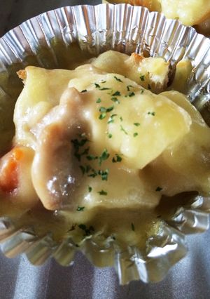 残り物クリームシチューでパン・グラタン♩-レシピのメイン写真