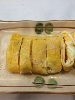 簡単!たっぷりチーズ3種巻きの卵焼き-レシピのメイン写真
