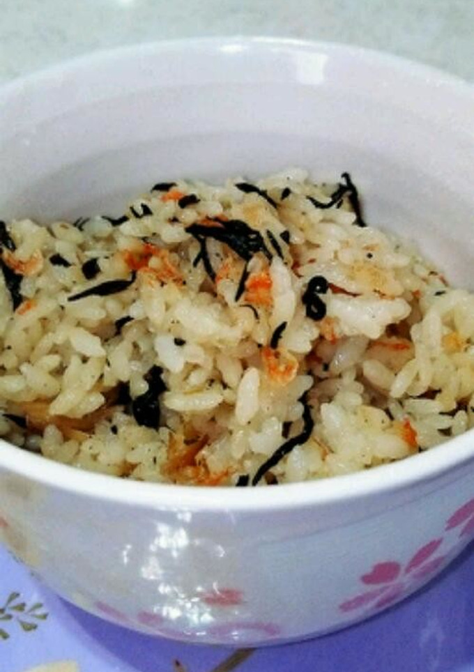 桜えびとひじき✾炊き込みご飯-レシピのメイン写真
