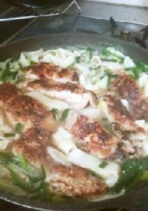 柔らかい鶏もも肉のみそ煮こみうどん-レシピのメイン写真