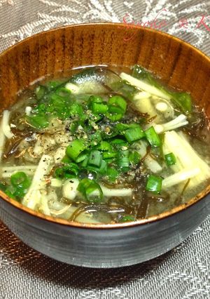 えのきと若布の甘麹味噌汁-レシピのメイン写真