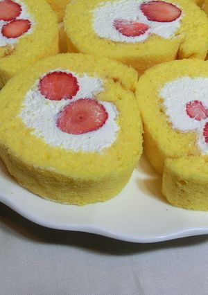 甘くなく沢山食べちゃうロールケーキ-レシピのメイン写真