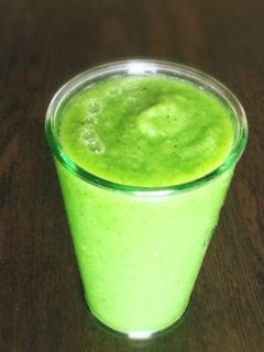青梗菜とりんごのグリーンスムージー-レシピのメイン写真