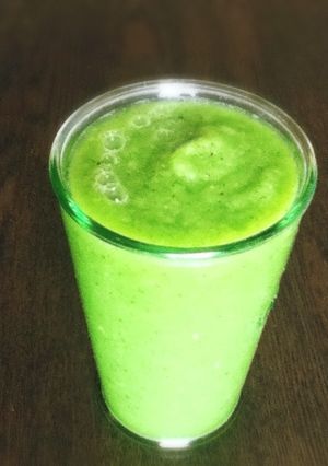 青梗菜とりんごのグリーンスムージー-レシピのメイン写真