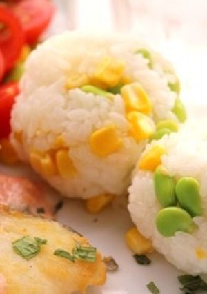 枝豆コーンの彩おにぎり-レシピのメイン写真