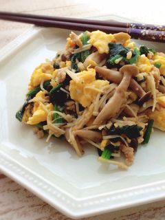 きのことほうれん草の♡味噌マヨそぼろ炒め-レシピのメイン写真