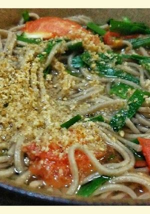 トマトにら胡麻そば シンプル＆カラフル-レシピのメイン写真