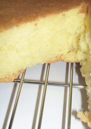 ようやく焼けた！ふんわりスポンジケーキ-レシピのメイン写真