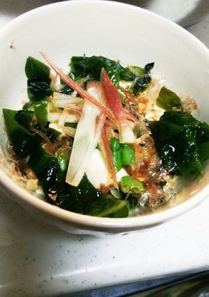 ダイエットに！ワカメとお豆腐のあえ物-レシピのメイン写真