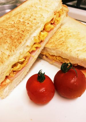簡単スクランブルエッグハムチーズサンド-レシピのメイン写真