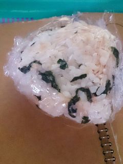 おにぎりメモ*ツナわかめ-レシピのメイン写真