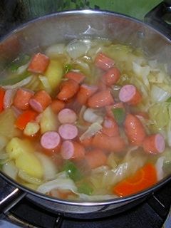 実はポトフ? 野菜ぶち込みコンソメスープ-レシピのメイン写真