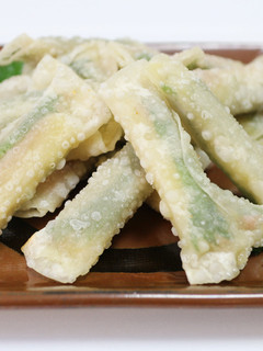 簡単安価なスナック!餃子の皮の包み揚げ-レシピのメイン写真