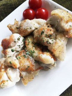 鶏もも肉でジューシーハーブチキン-レシピのメイン写真