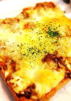 2日目カレーで☆カレーチーズトースト-レシピのメイン写真