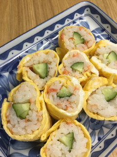 卵でロール寿司(鮭&きゅうり)-レシピのメイン写真
