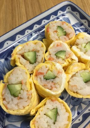 卵でロール寿司(鮭&きゅうり)-レシピのメイン写真