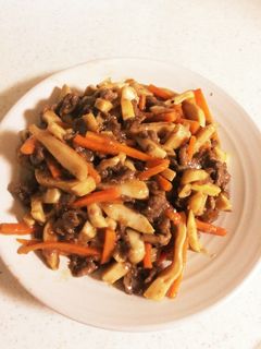 万能ソースでたけのこと牛肉の炒めもの★-レシピのメイン写真